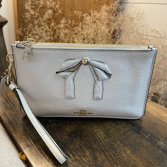 Coach Cream Leather Wristlet with Bow Accent - Picture 3 of 11
